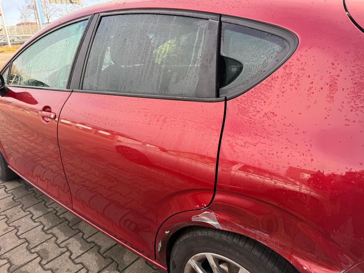 Seat Leon 1P original T&uuml;r hinten links LS3X Rojo Rubi 5 T&uuml;rer Rohbau BJ06